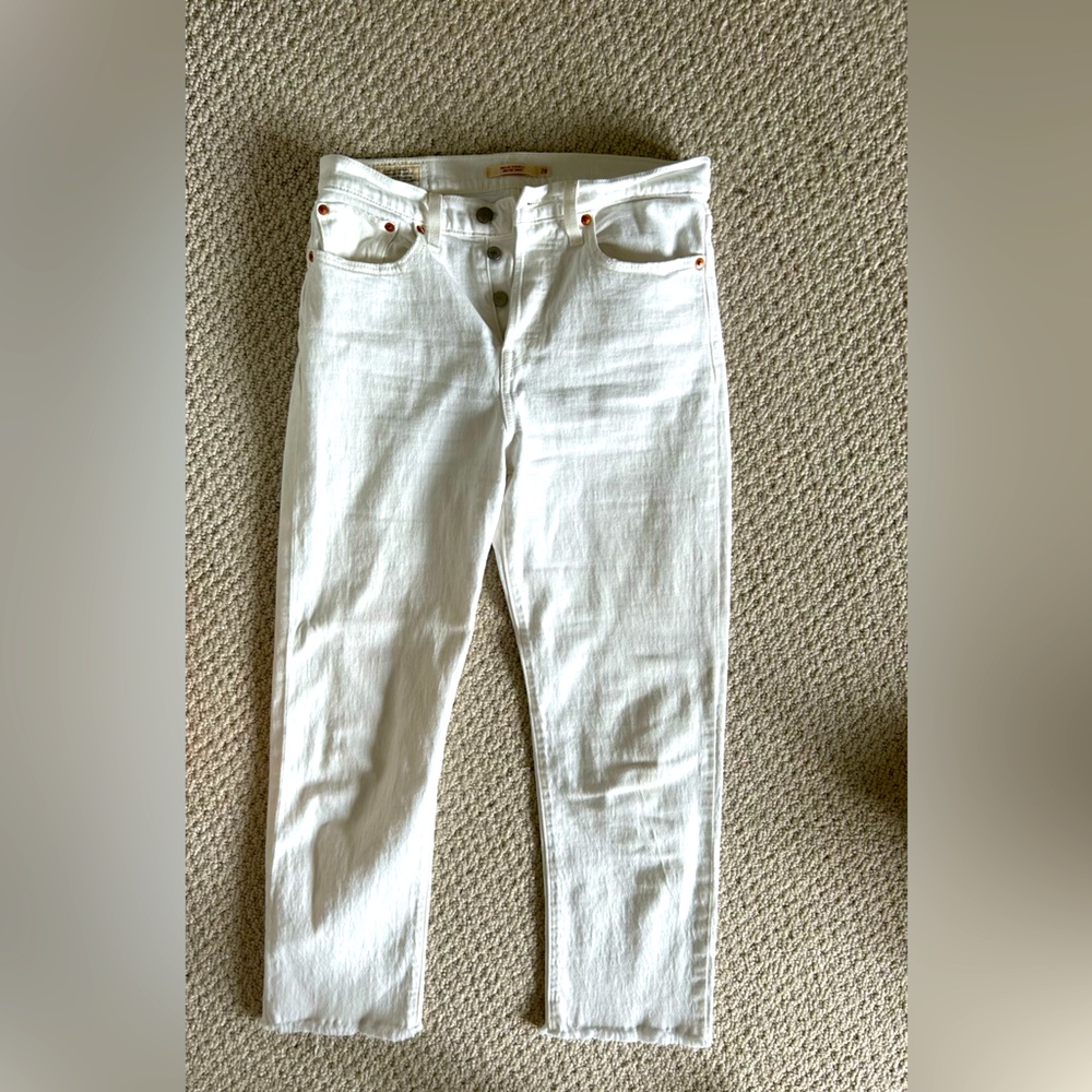 Levi’s wedgie fit white Jean, no stretch, size 28, no stains or sign of damage